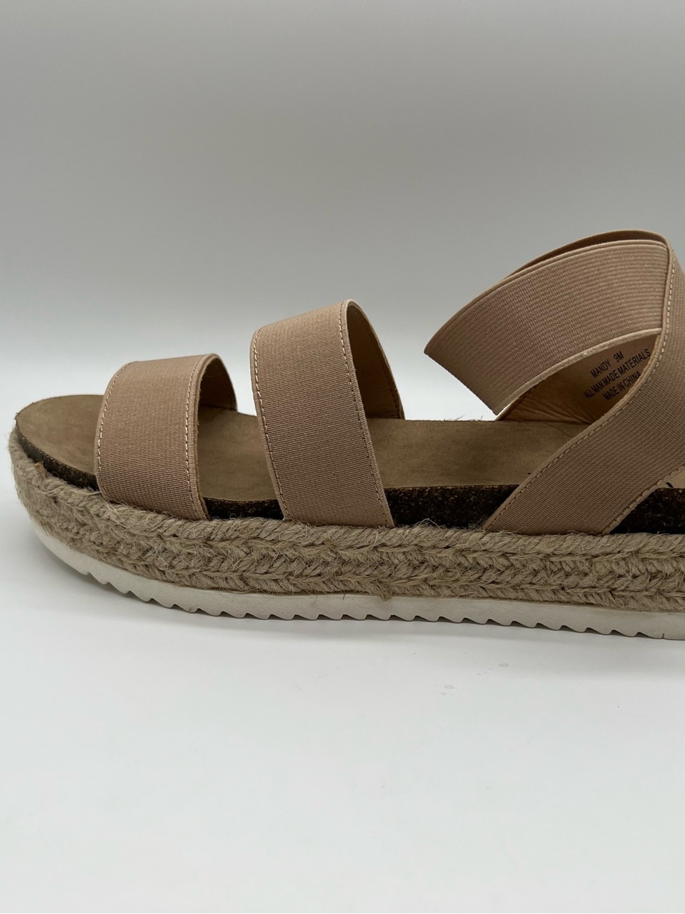 Cushionaire Women’s Size 9 Platform Sandals